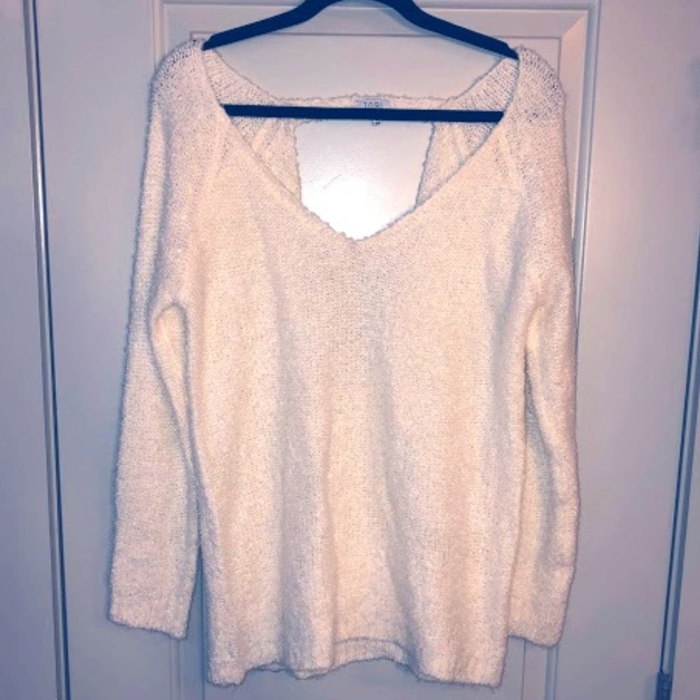 Tobi V-Neck White Sweater - L